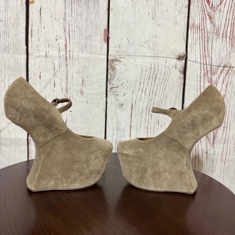 JEFFREY CAMPBELL NIGHT WALK heelless Stylish Tan Platform Wedge MaryJane Shoes 7